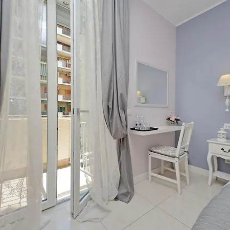 בית הארחה Charming רומא