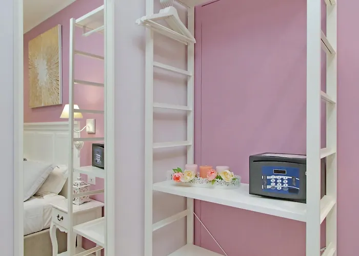 Charming Πανσιόν 4*